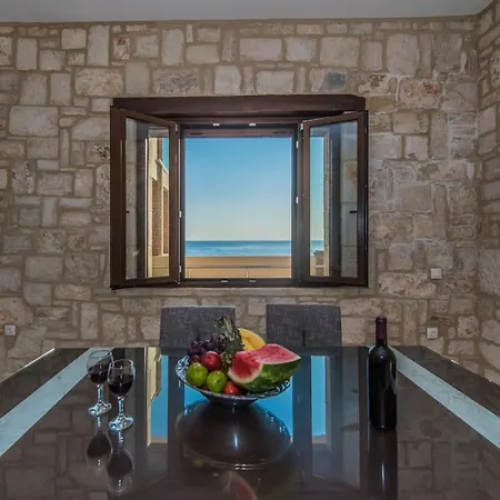 La Perla וילה Khartáta