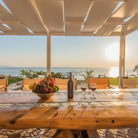 La Perla Vilă Khartáta