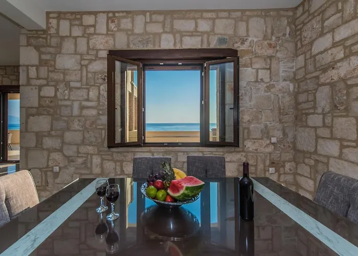 La Perla Villa Khartáta