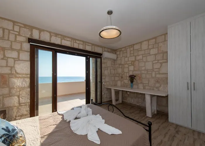 La Perla Villa Khartáta