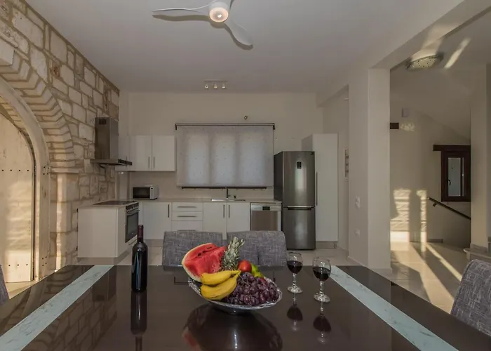 Villa La Perla Khartáta